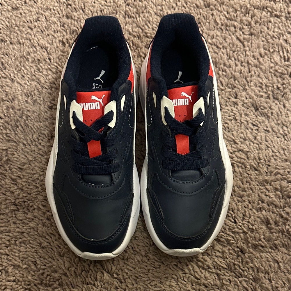 Puma Kids Sneakers in Navy and Red
